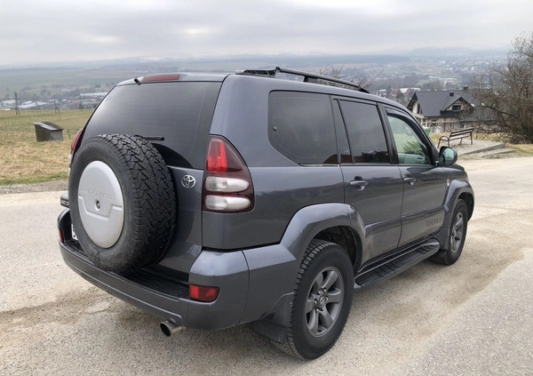 Toyota Land Cruiser cena 43900 przebieg: 330205, rok produkcji 2005 z Zakliczyn małe 211